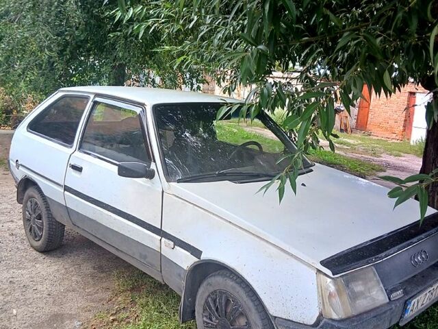 Белый ЗАЗ Таврия, объемом двигателя 1.1 л и пробегом 274 тыс. км за 400 $, фото 3 на Automoto.ua