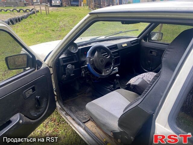 Белый ЗАЗ Таврия, объемом двигателя 11 л и пробегом 280 тыс. км за 600 $, фото 9 на Automoto.ua