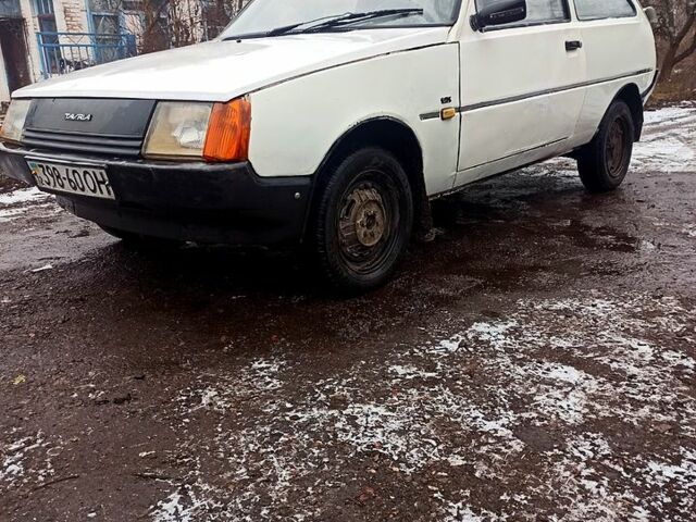 Белый ЗАЗ Таврия, объемом двигателя 1.2 л и пробегом 200 тыс. км за 450 $, фото 6 на Automoto.ua