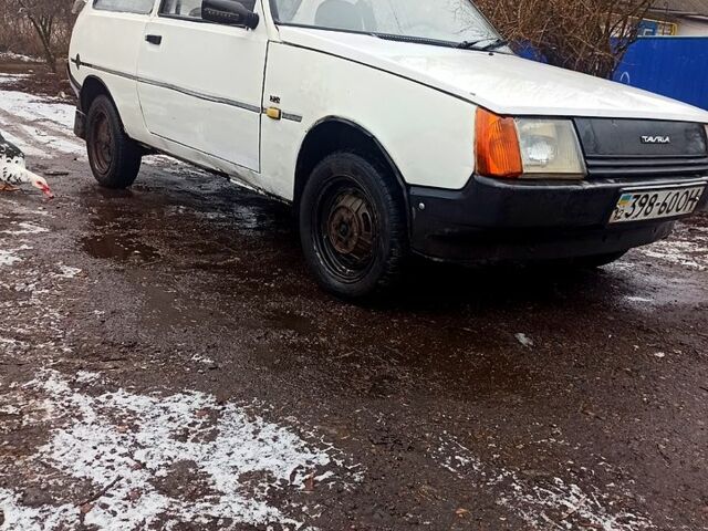 Белый ЗАЗ Таврия, объемом двигателя 1.2 л и пробегом 200 тыс. км за 450 $, фото 5 на Automoto.ua