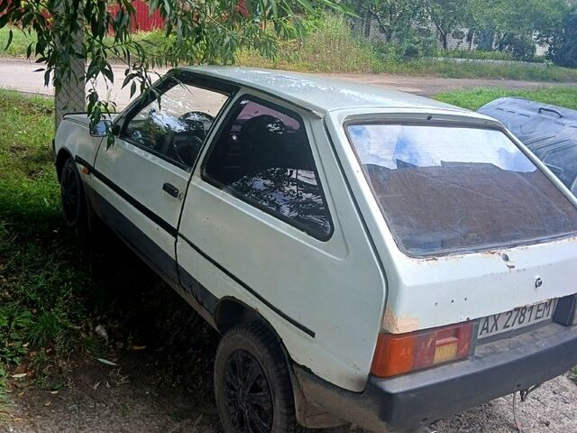Белый ЗАЗ Таврия, объемом двигателя 1.1 л и пробегом 274 тыс. км за 400 $, фото 6 на Automoto.ua