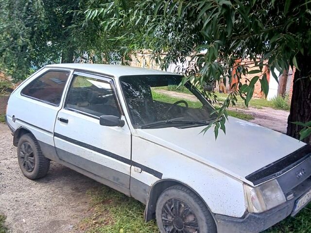 Белый ЗАЗ Таврия, объемом двигателя 1.1 л и пробегом 274 тыс. км за 400 $, фото 2 на Automoto.ua