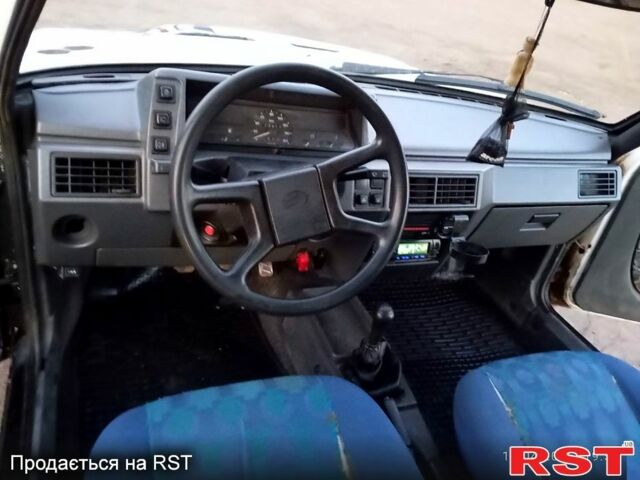 Белый ЗАЗ Таврия, объемом двигателя 1.1 л и пробегом 100 тыс. км за 1000 $, фото 5 на Automoto.ua