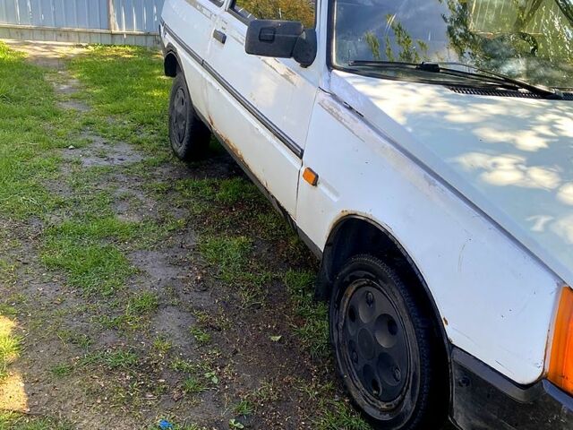 Белый ЗАЗ Таврия, объемом двигателя 1.3 л и пробегом 0 тыс. км за 350 $, фото 3 на Automoto.ua