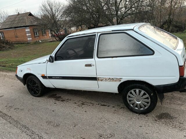 Белый ЗАЗ Таврия, объемом двигателя 1 л и пробегом 2 тыс. км за 405 $, фото 2 на Automoto.ua