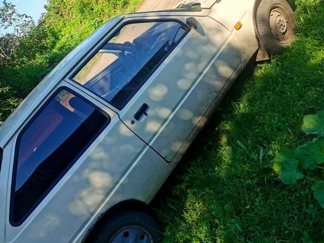 Белый ЗАЗ Таврия, объемом двигателя 1.1 л и пробегом 100 тыс. км за 360 $, фото 4 на Automoto.ua