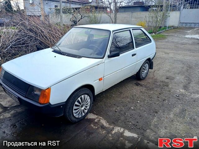 Белый ЗАЗ Таврия, объемом двигателя 1.1 л и пробегом 184 тыс. км за 900 $, фото 2 на Automoto.ua