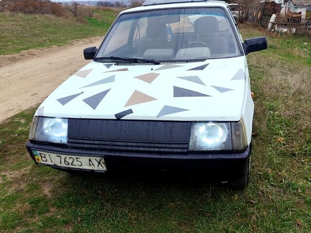 Белый ЗАЗ Таврия, объемом двигателя 1.2 л и пробегом 0 тыс. км за 700 $, фото 1 на Automoto.ua