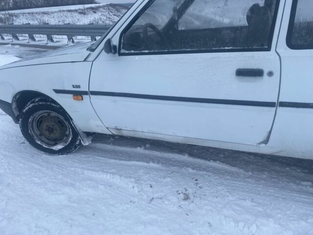 Белый ЗАЗ Таврия, объемом двигателя 1.2 л и пробегом 77 тыс. км за 1000 $, фото 3 на Automoto.ua