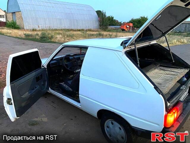 Белый ЗАЗ Таврия, объемом двигателя 1.2 л и пробегом 112 тыс. км за 650 $, фото 4 на Automoto.ua