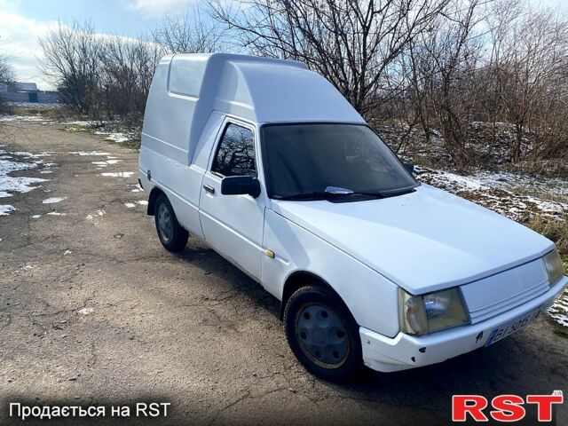 Белый ЗАЗ Таврия, объемом двигателя 1.2 л и пробегом 200 тыс. км за 1399 $, фото 3 на Automoto.ua