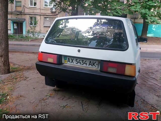 Белый ЗАЗ Таврия, объемом двигателя 1.1 л и пробегом 200 тыс. км за 900 $, фото 2 на Automoto.ua