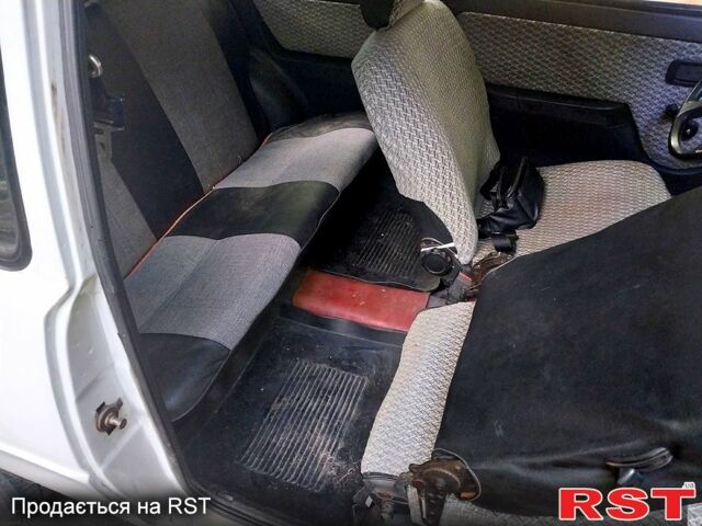 Белый ЗАЗ Таврия, объемом двигателя 1.1 л и пробегом 200 тыс. км за 900 $, фото 4 на Automoto.ua