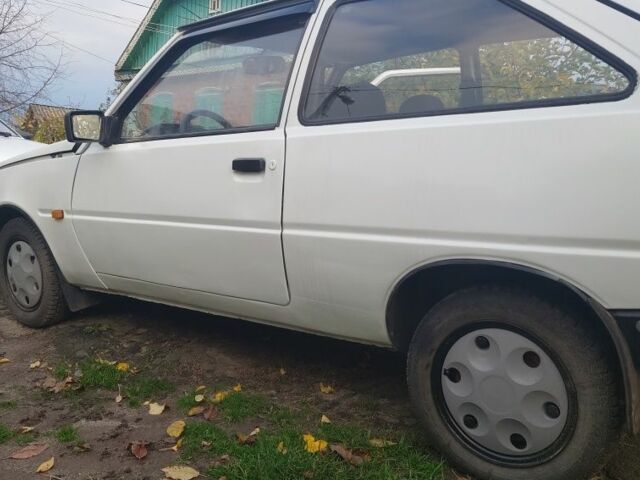 Белый ЗАЗ Таврия, объемом двигателя 1.1 л и пробегом 999 тыс. км за 596 $, фото 1 на Automoto.ua