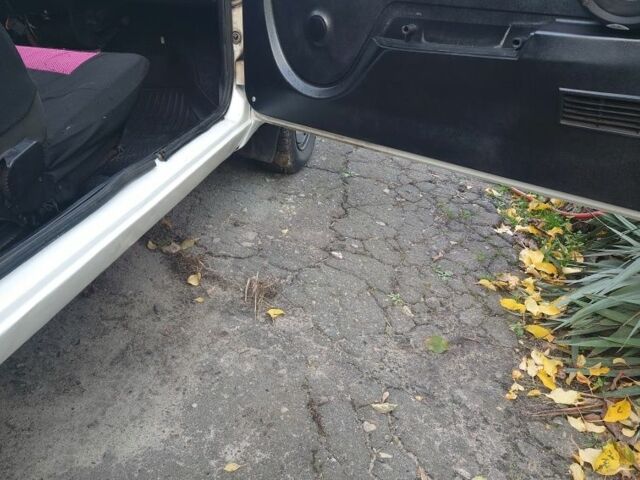 Белый ЗАЗ Таврия, объемом двигателя 1.1 л и пробегом 999 тыс. км за 596 $, фото 4 на Automoto.ua