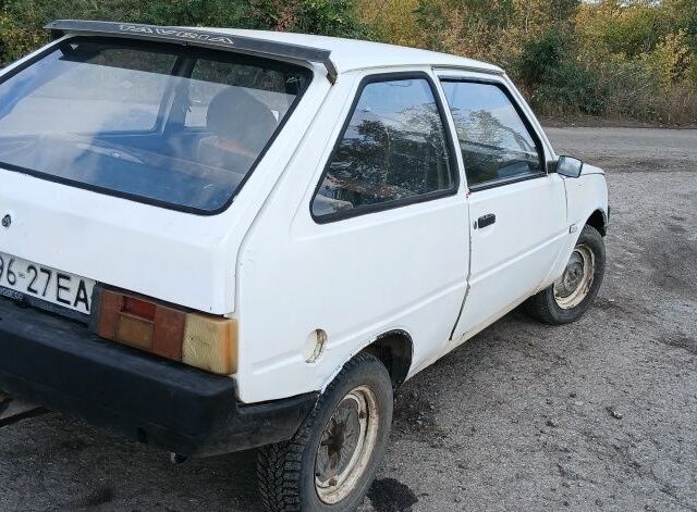 Белый ЗАЗ Таврия, объемом двигателя 1.2 л и пробегом 200 тыс. км за 389 $, фото 3 на Automoto.ua
