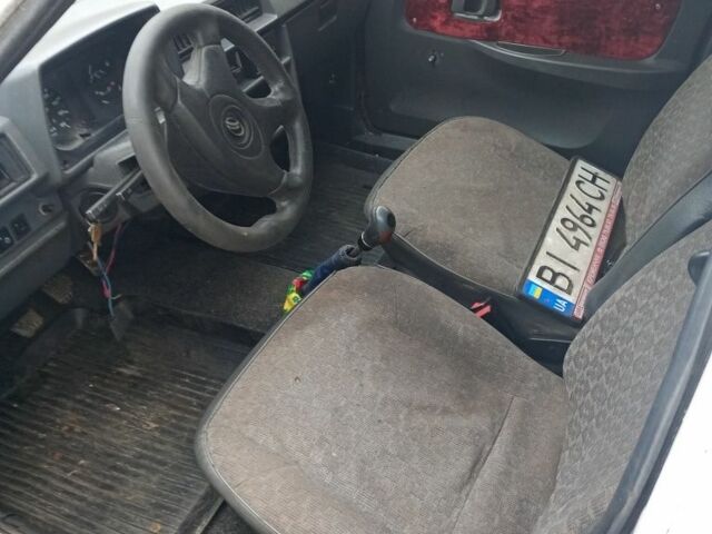 Белый ЗАЗ Таврия, объемом двигателя 1.2 л и пробегом 1000 тыс. км за 428 $, фото 3 на Automoto.ua