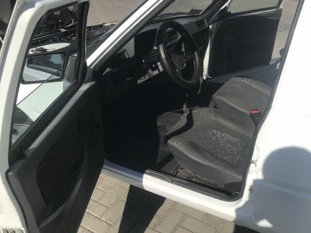 Белый ЗАЗ Таврия, объемом двигателя 1.2 л и пробегом 140 тыс. км за 1235 $, фото 3 на Automoto.ua