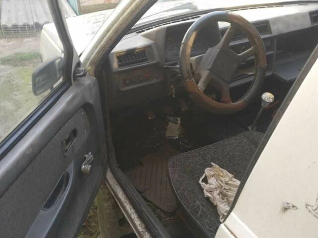 Белый ЗАЗ Таврия, объемом двигателя 1.2 л и пробегом 300 тыс. км за 290 $, фото 4 на Automoto.ua