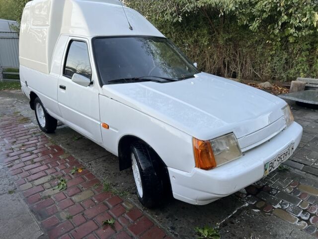 Белый ЗАЗ Таврия, объемом двигателя 1.1 л и пробегом 200 тыс. км за 409 $, фото 3 на Automoto.ua