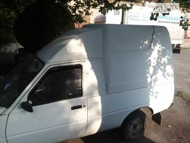Белый ЗАЗ Таврия, объемом двигателя 1.2 л и пробегом 300 тыс. км за 800 $, фото 3 на Automoto.ua