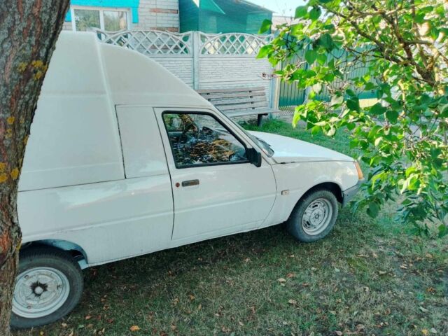 Белый ЗАЗ Таврия, объемом двигателя 0 л и пробегом 27 тыс. км за 1000 $, фото 2 на Automoto.ua