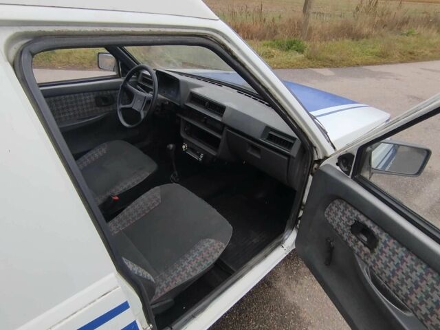 Белый ЗАЗ Таврия, объемом двигателя 1.3 л и пробегом 100 тыс. км за 643 $, фото 3 на Automoto.ua