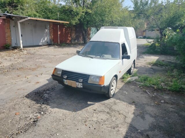 Белый ЗАЗ Таврия, объемом двигателя 1.2 л и пробегом 150 тыс. км за 800 $, фото 4 на Automoto.ua