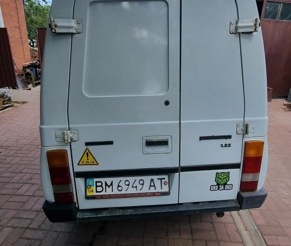 Белый ЗАЗ Таврия, объемом двигателя 1 л и пробегом 200 тыс. км за 800 $, фото 4 на Automoto.ua