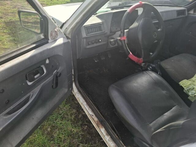 Белый ЗАЗ Таврия, объемом двигателя 1.2 л и пробегом 80 тыс. км за 650 $, фото 2 на Automoto.ua