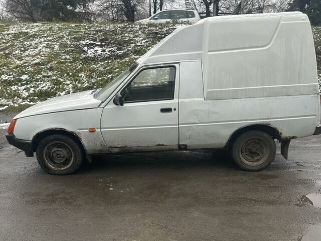 Белый ЗАЗ Таврия, объемом двигателя 1.2 л и пробегом 100 тыс. км за 700 $, фото 1 на Automoto.ua