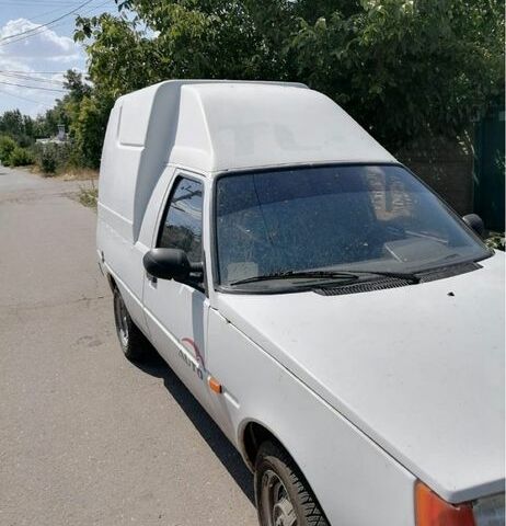 Белый ЗАЗ Таврия, объемом двигателя 1.2 л и пробегом 150 тыс. км за 1400 $, фото 2 на Automoto.ua