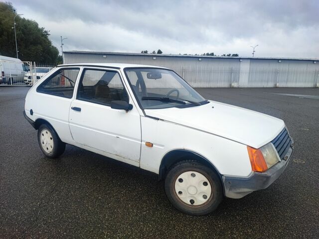 Белый ЗАЗ Таврия, объемом двигателя 2.45 л и пробегом 60 тыс. км за 423 $, фото 2 на Automoto.ua