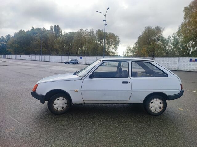 Белый ЗАЗ Таврия, объемом двигателя 2.45 л и пробегом 60 тыс. км за 423 $, фото 4 на Automoto.ua