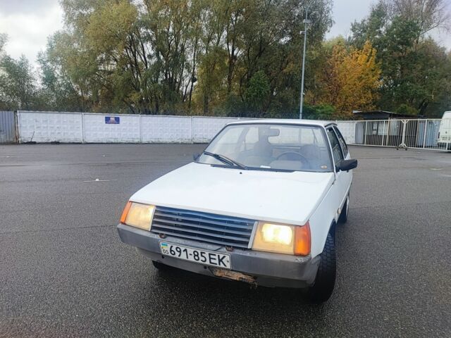 Белый ЗАЗ Таврия, объемом двигателя 2.45 л и пробегом 60 тыс. км за 423 $, фото 7 на Automoto.ua