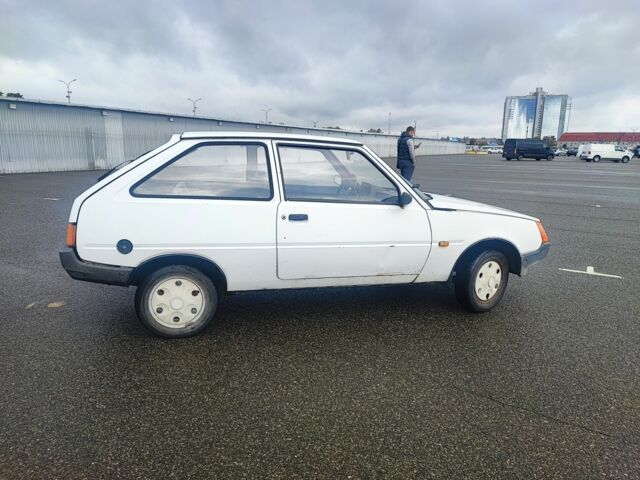 Белый ЗАЗ Таврия, объемом двигателя 2.45 л и пробегом 60 тыс. км за 423 $, фото 3 на Automoto.ua