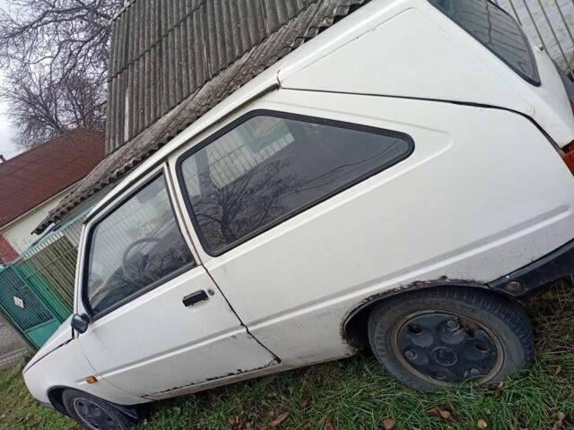 Белый ЗАЗ Таврия, объемом двигателя 1 л и пробегом 200 тыс. км за 476 $, фото 6 на Automoto.ua