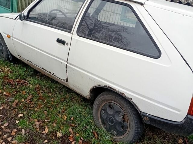 Белый ЗАЗ Таврия, объемом двигателя 1 л и пробегом 200 тыс. км за 476 $, фото 1 на Automoto.ua