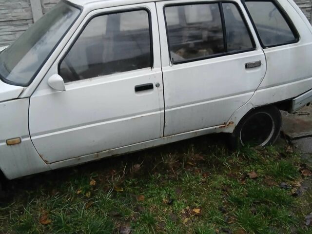 Белый ЗАЗ Таврия, объемом двигателя 1.1 л и пробегом 100 тыс. км за 261 $, фото 1 на Automoto.ua