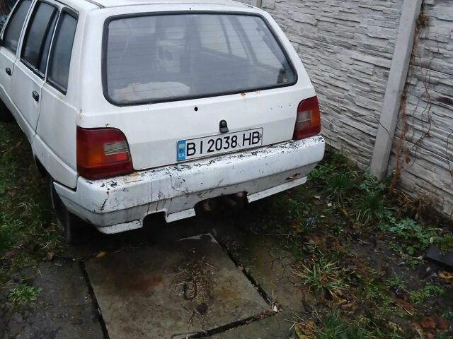 Белый ЗАЗ Таврия, объемом двигателя 1.1 л и пробегом 100 тыс. км за 261 $, фото 2 на Automoto.ua