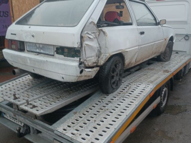 Белый ЗАЗ Таврия, объемом двигателя 1.2 л и пробегом 10 тыс. км за 250 $, фото 4 на Automoto.ua