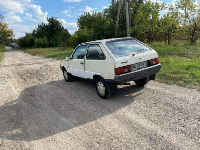 ЗАЗ Таврія 1990 у Дніпро (Дніпропетровську) на Automoto.ua Бежевий ЗАЗ Таврія, об'ємом двигуна 1.2 л та пробігом 45 тис. км за 384 $, фото 1 на Automoto.ua
