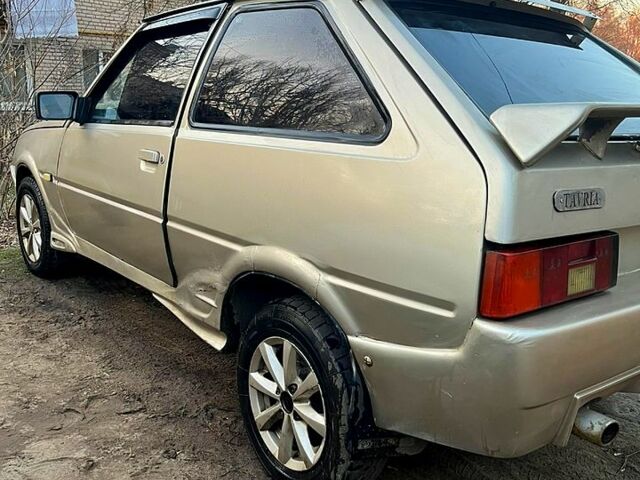 Бежевый ЗАЗ Таврия, объемом двигателя 1.1 л и пробегом 300 тыс. км за 750 $, фото 1 на Automoto.ua