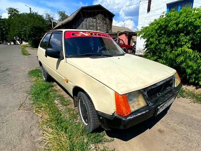 Бежевый ЗАЗ Таврия, объемом двигателя 1.1 л и пробегом 100 тыс. км за 360 $, фото 2 на Automoto.ua