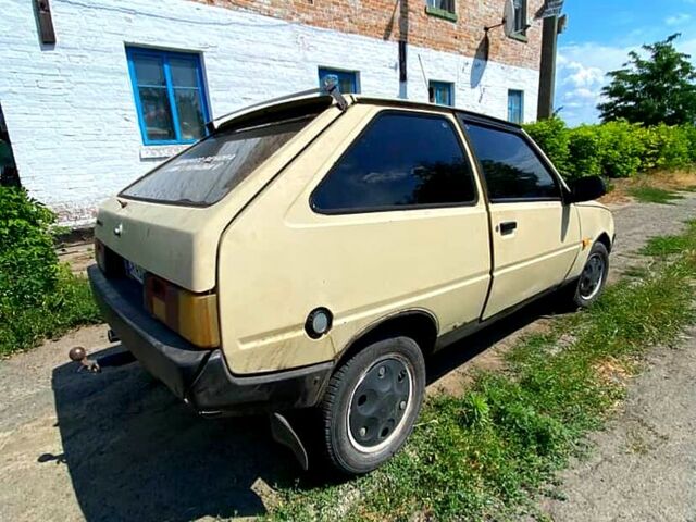 Бежевый ЗАЗ Таврия, объемом двигателя 1.1 л и пробегом 100 тыс. км за 360 $, фото 3 на Automoto.ua