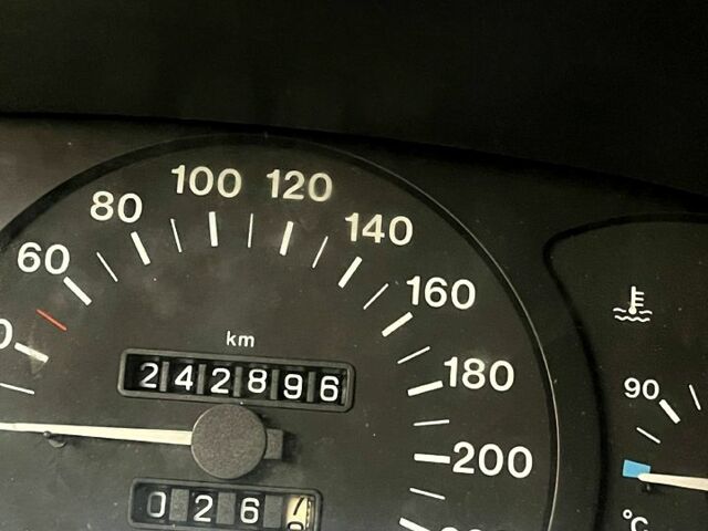 Бежевый ЗАЗ Таврия, объемом двигателя 1.1 л и пробегом 242 тыс. км за 500 $, фото 6 на Automoto.ua