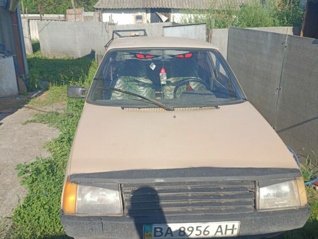 Бежевый ЗАЗ Таврия, объемом двигателя 1.2 л и пробегом 360 тыс. км за 481 $, фото 5 на Automoto.ua