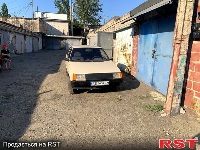 Бежевый ЗАЗ Таврия, объемом двигателя 1.1 л и пробегом 200 тыс. км за 600 $, фото 1 на Automoto.ua