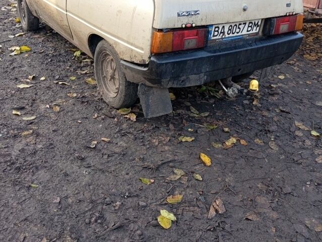 ЗАЗ Таврия 1994 в Александрие на Automoto.ua Бежевый ЗАЗ Таврия, объемом двигателя 1.1 л и пробегом 100 тыс. км за 596 $, фото 1 на Automoto.ua