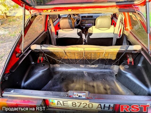 Красный ЗАЗ Таврия, объемом двигателя 1.1 л и пробегом 240 тыс. км за 390 $, фото 3 на Automoto.ua